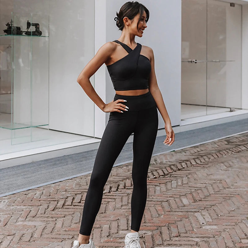 Wholesale Gym Set Woman Yoga Cross Back Crop Top Push up Halter Workout Sports Bra